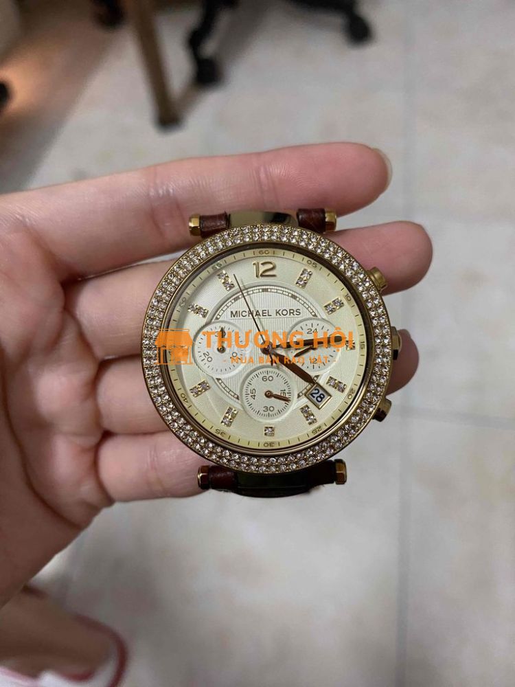 Đồng hồ Michael Kors size 39 vàng dây da nâu đậm