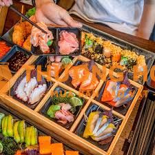 Cần tuyển nhân viên phục vụ quán ăn