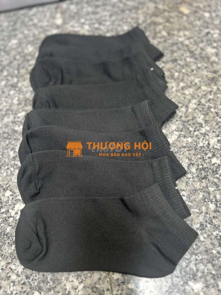 Hàng mới,20 đôi vớ cổ ngắn đên như hình giá rẻ.