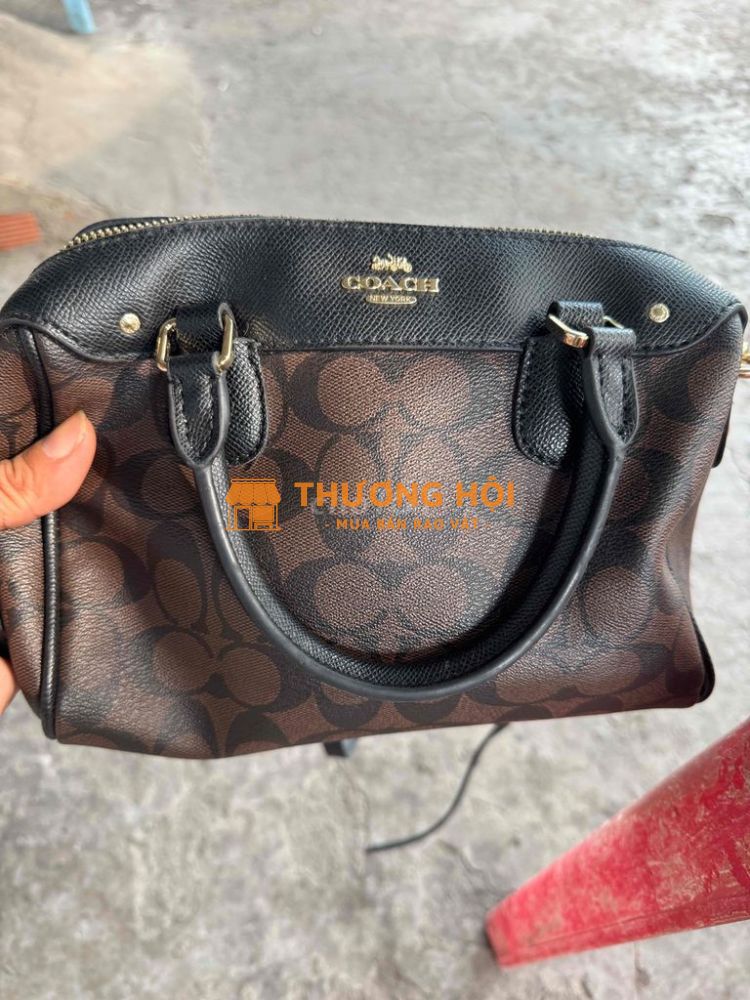 Túi hiệu Coach