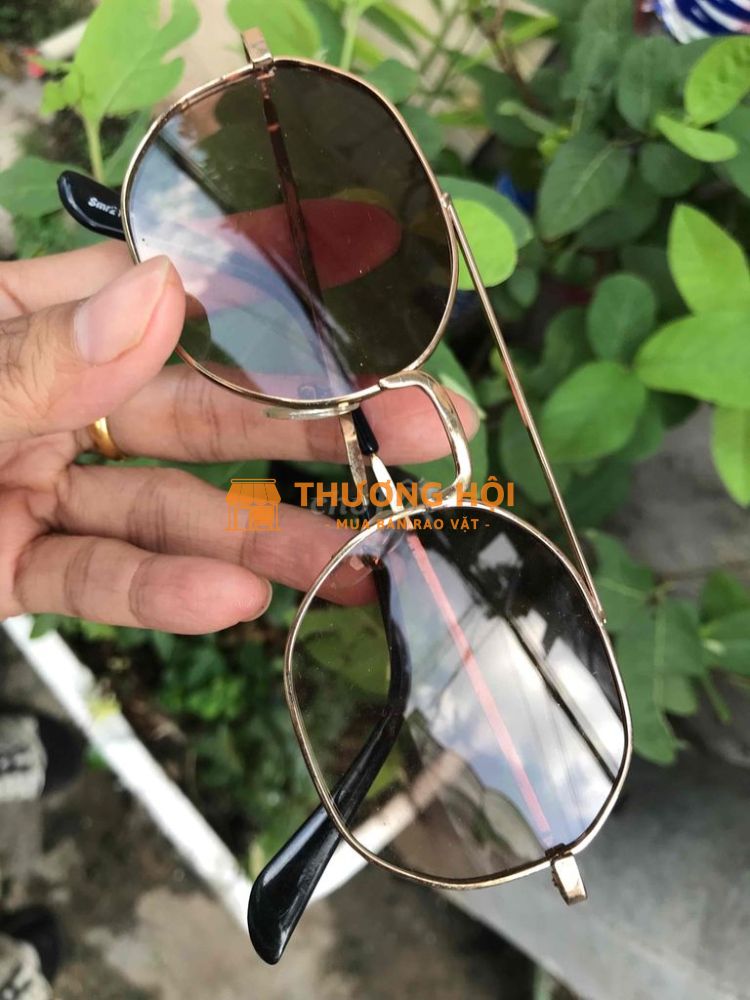 kính sale kèo thơm như nước hoa