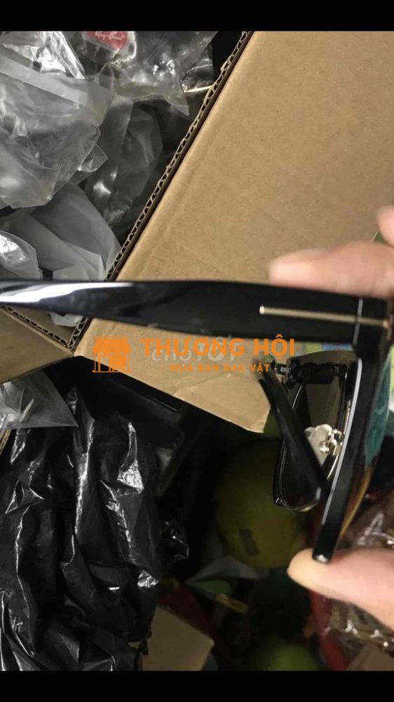sale cặp kính si kèo thơm như nước hoa