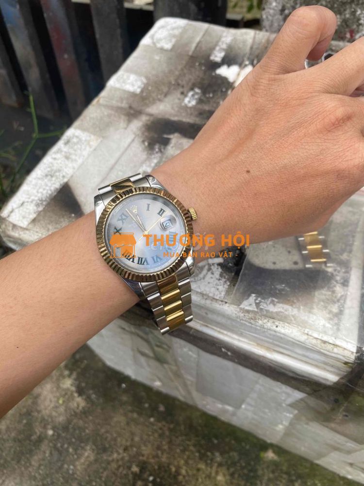 Đồng hồ rl dây thuỵ sáng bóng còn đẹp ít đeo