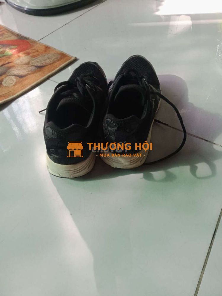 Thanh lý đôi giày kappa size 41 như hình.