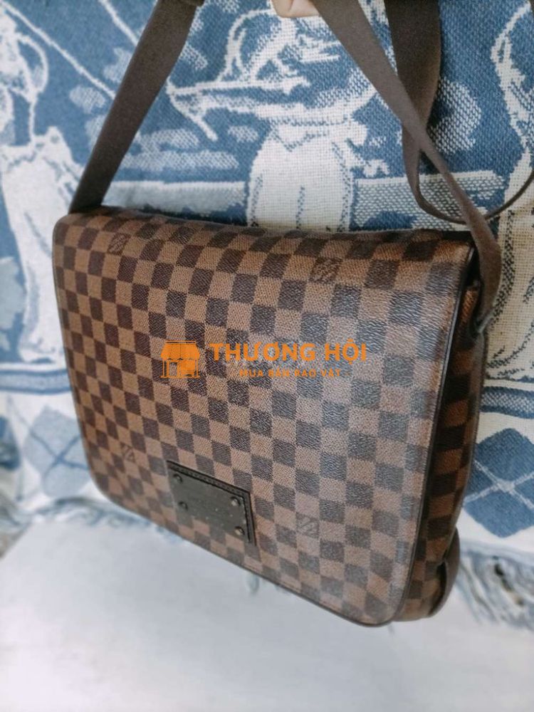 Túi chéo nam louis vuitton aut
