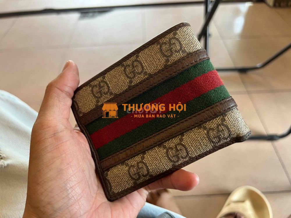 Ví Gucci lúc mua 12tr bao chất sang vip .