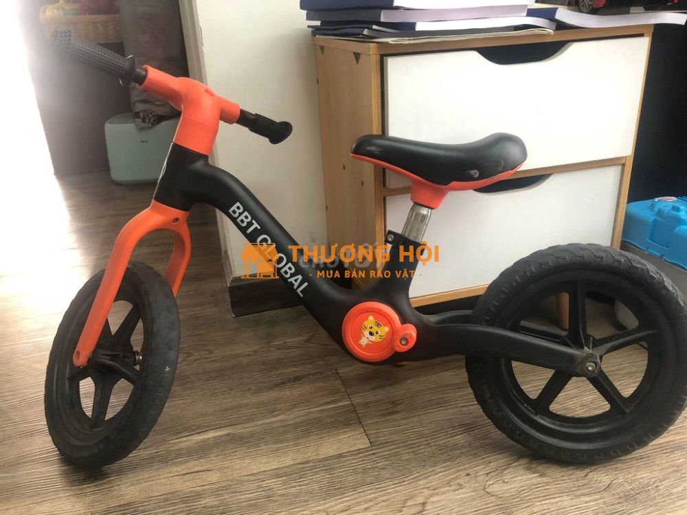 Bán xe đạp chòi chân em bé 2-4 tuổi