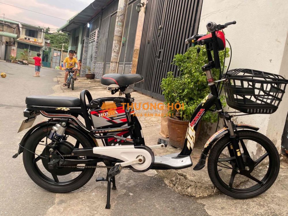 Cần bán gấp xe đạp điện 4 bình