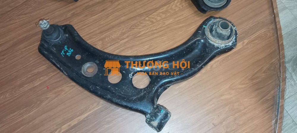 Bợ chữ A xe vios