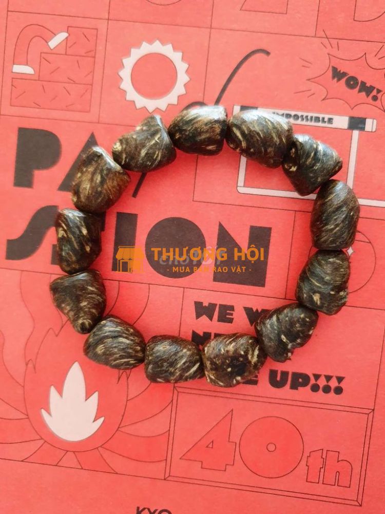 Vòng trầm hương thiên nhiên chìm hiếm