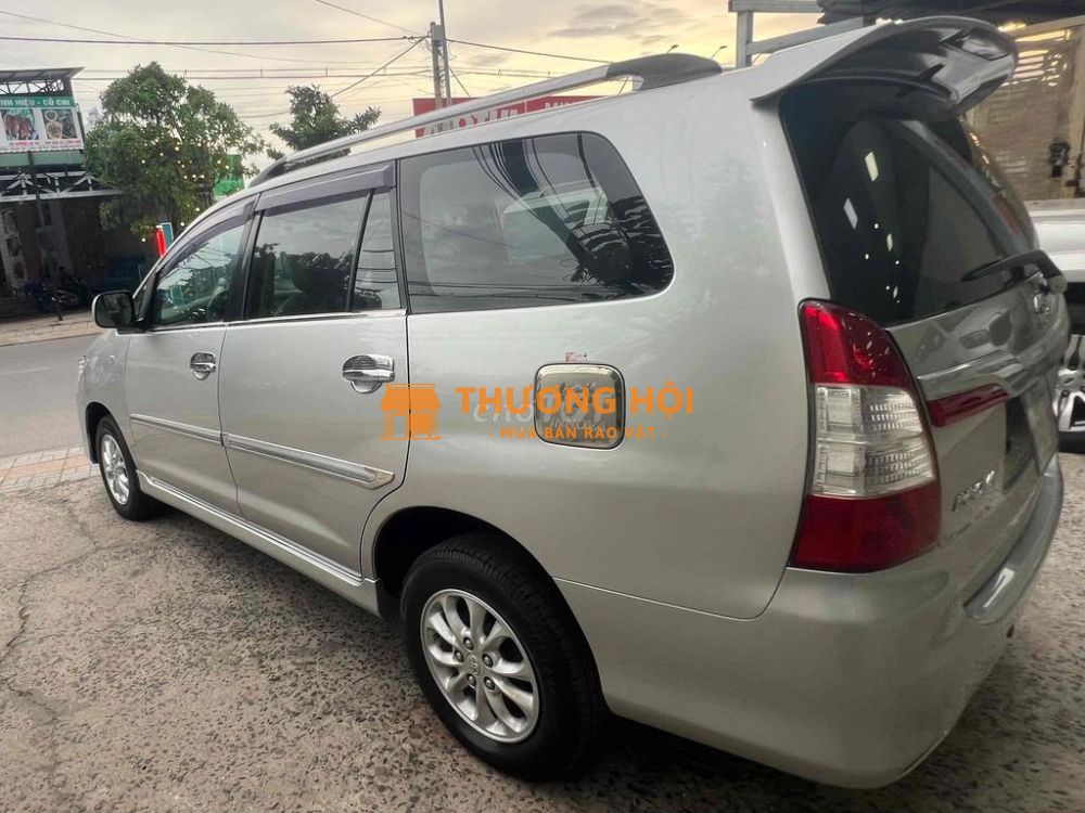 Toyota Innova 2014 2.0G - 810000 km
