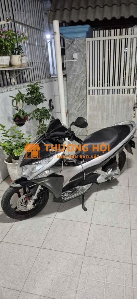 Honda Air Blade cũ, giá tốt, xe còn chạy rất ngon