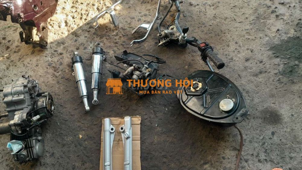 Mấy món phụ tùng supbe dream theo xe