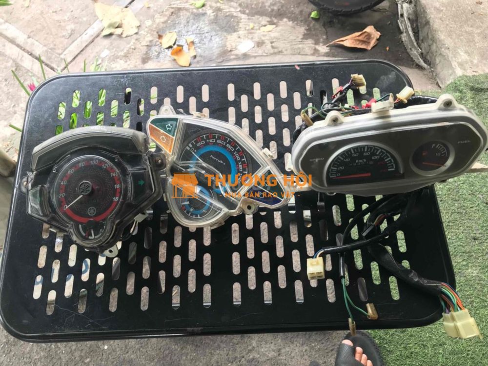 3 đồng hồ hảng theo xe