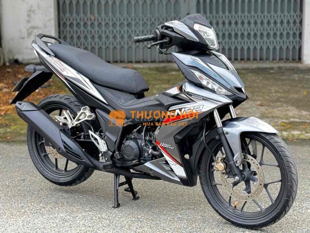 winenr v1 2018 bst xe đẹp máy zin nợ xấu trả 50% ạ
