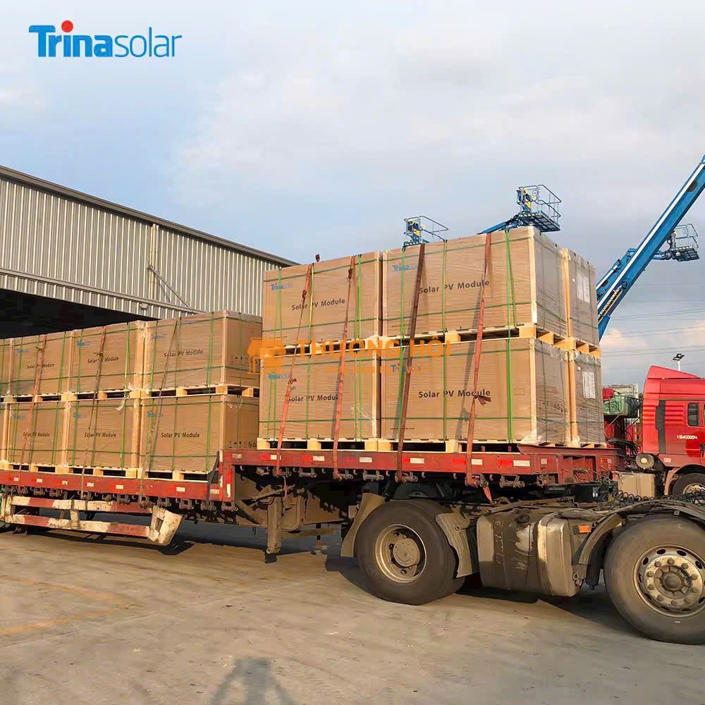 TẤM PIN NĂNG LƯỢNG MẶT TRỜI JINKO SOLAR 590W