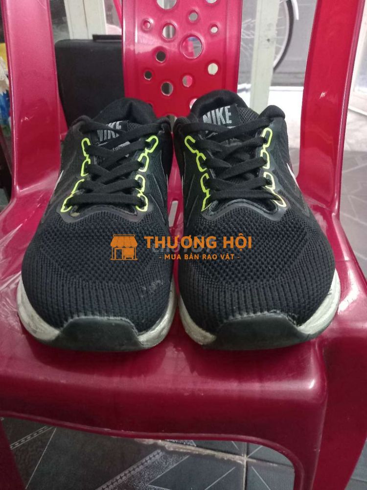 Dư pass rẻ đôi giày TT siêu nhẹ size 42 ôm đẹp ạ