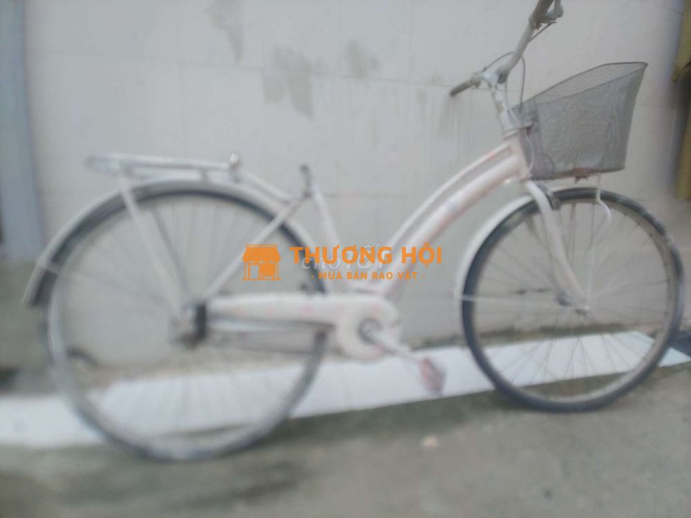 Xe Martin ko Yên , bé nghịch sơn hồng