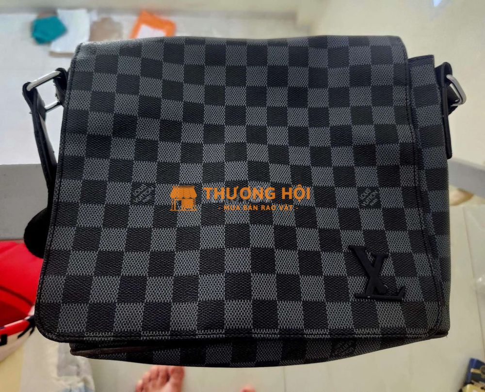 Túi xách Nhãn Hiệu XL