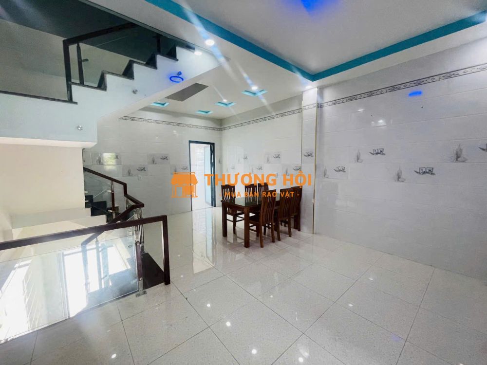 Bán gấp nhà 2 mặt tiền ngay trường đại học Việt Đức 80m2 2 tầng mới hoàn thiện giá rẻ