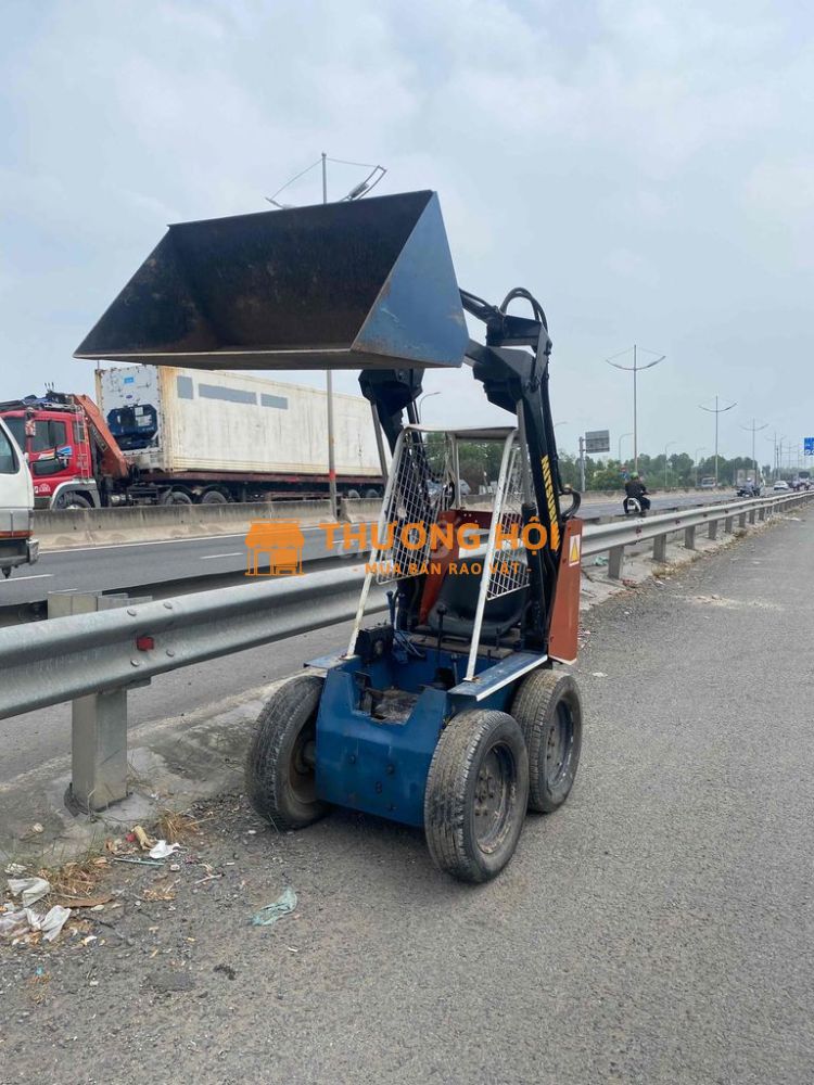 xúc lật xe đẹp máy khỏe