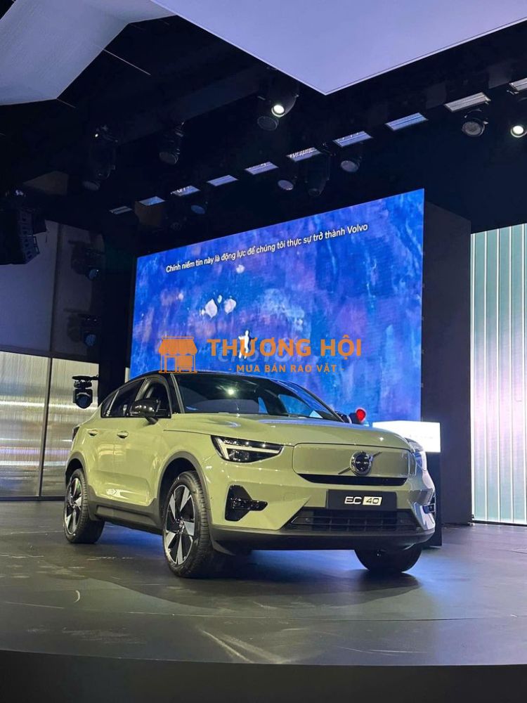 Volvo EC40 Recharge 2025 xe điện giao T8/2025