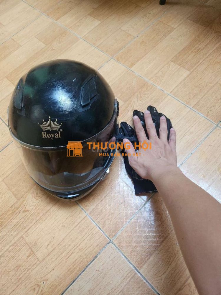 Mũ full face và găng tay