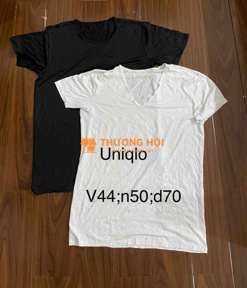 áo thun lót Uniqlo size M; 80k/2cái