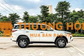 Công ty Skyline cần tuyển lái xe bằng B2 chạy xe 7 chỗ Fortuner