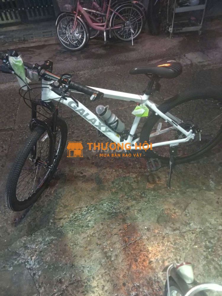 Bán xe đạp. Nhu cầu mua liên hệ đến nhà xem xe