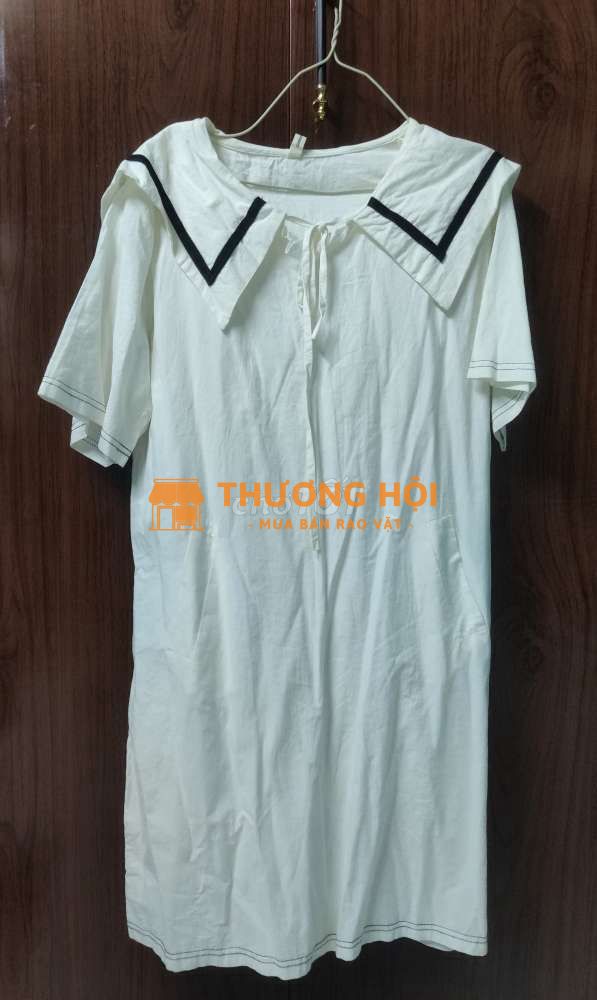 Đầm trắng cổ thủy thủ