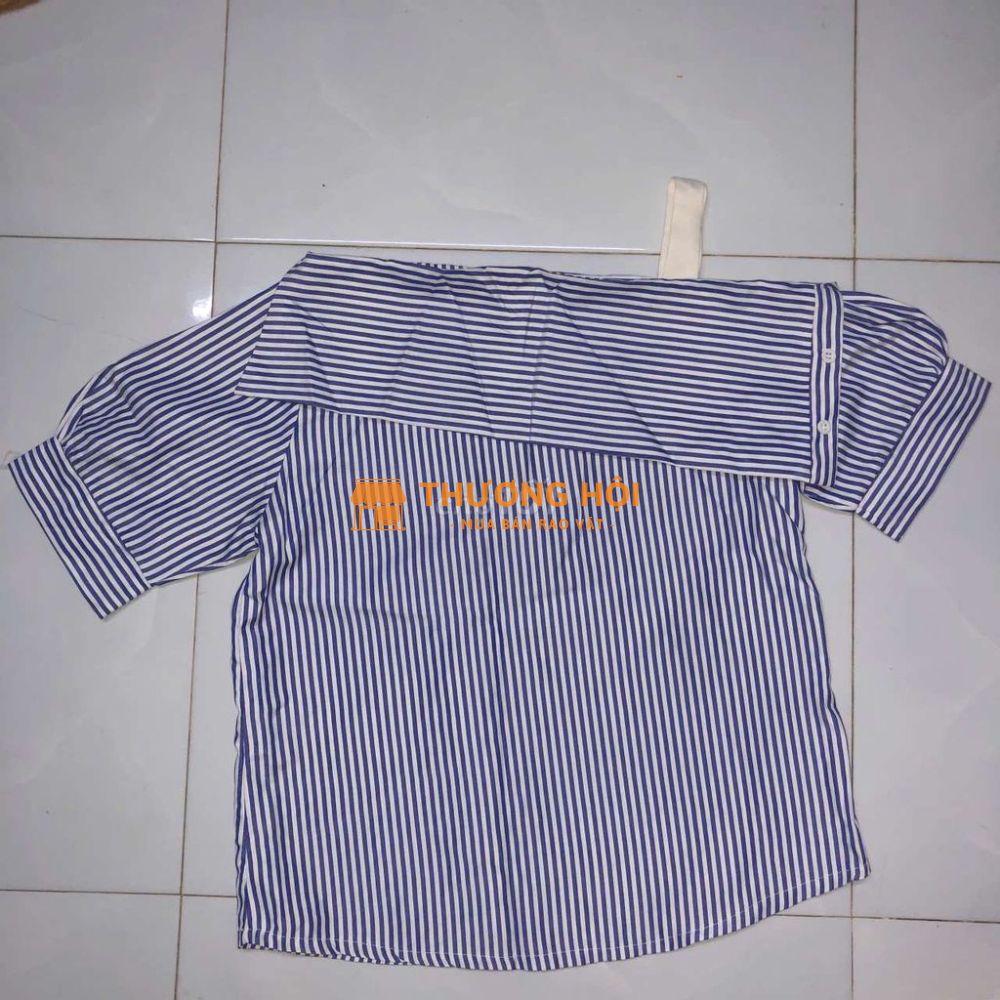 Áo kiểu sọc xanh trắng trễ vai