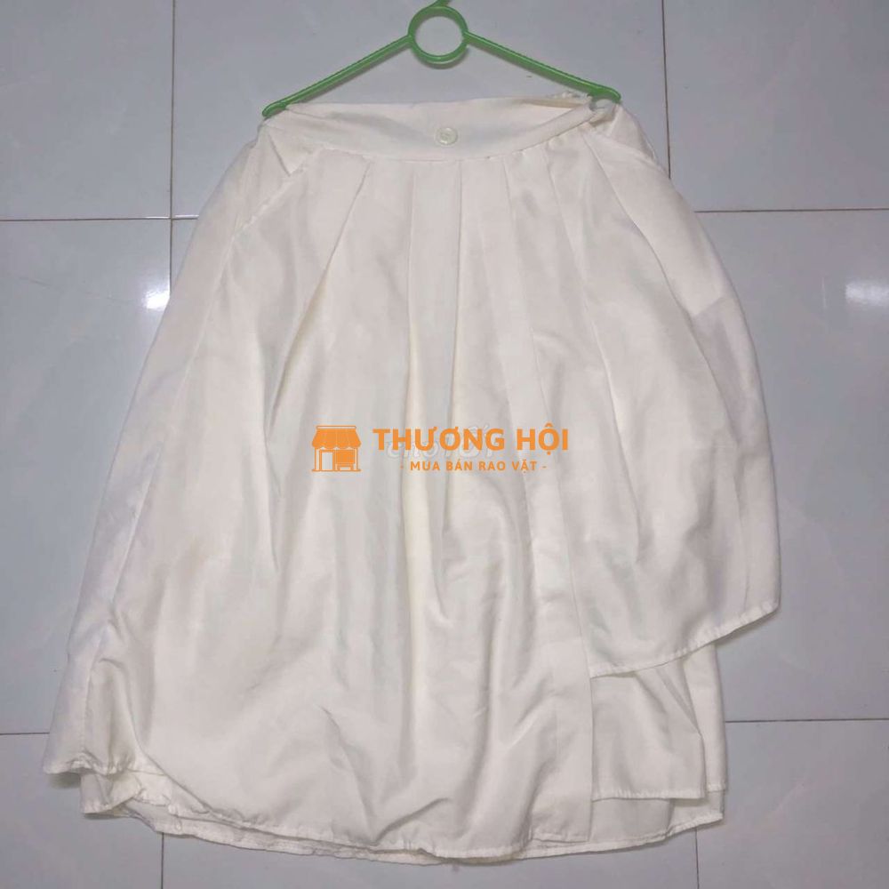 Chân váy trắng dài