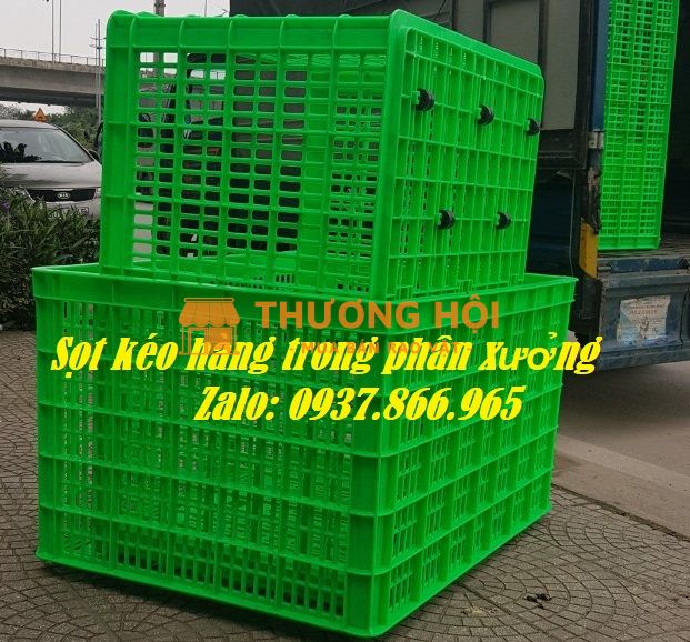 Sóng nhựa hở có 26 bánh xe, sóng nhựa trong xưởng may, sóng nhựa hở có bánh xe kéo hàng