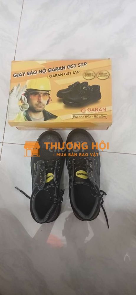 Giày bảo hộ size 42