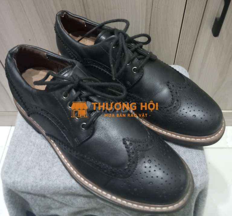 Giày da công sở, Clarks