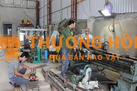 Cần tuyển 1 phụ sắt có chỗ ở lại