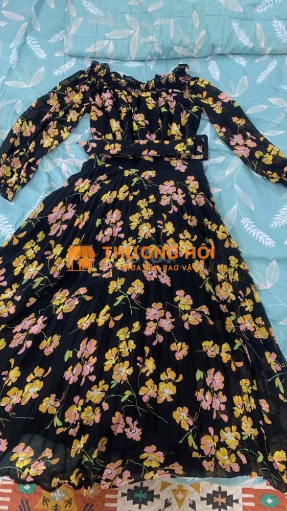 Đầm hoa tay dài có thắt lưng