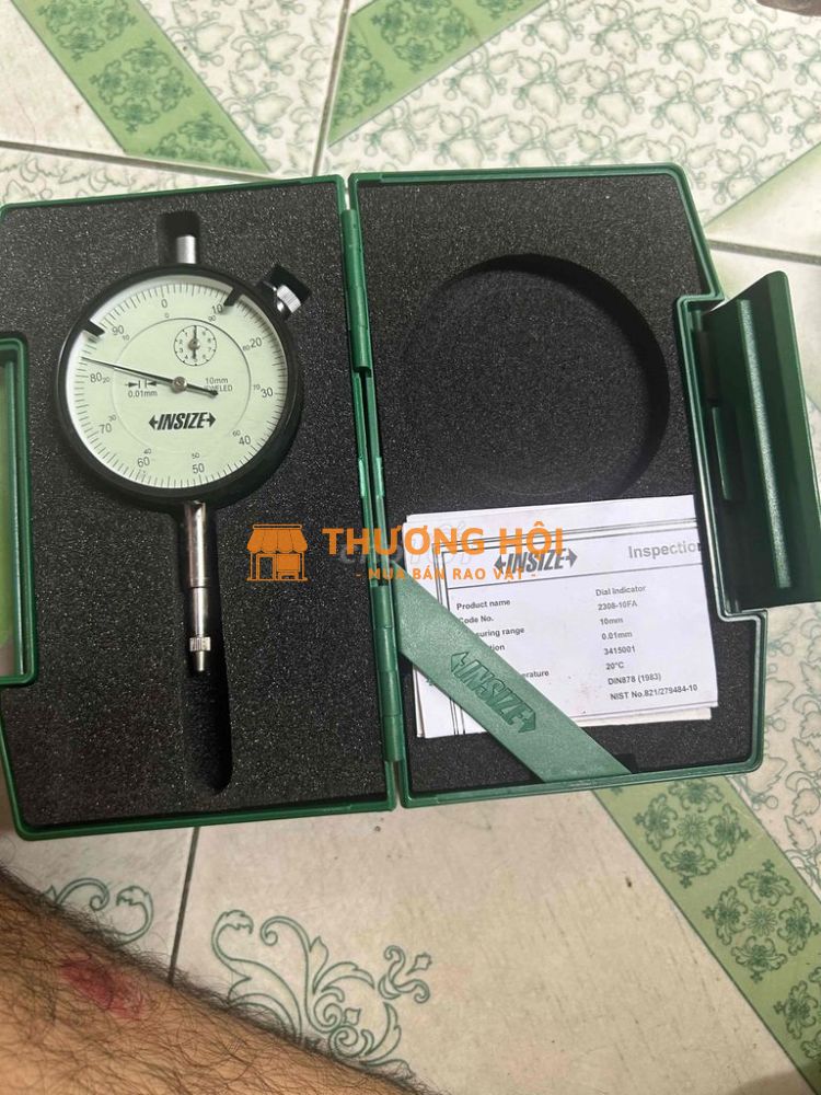 Dư 2 cái đồng hồ so