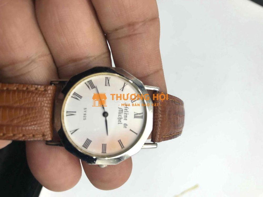 Đồng hồ vỏ bạc nhật