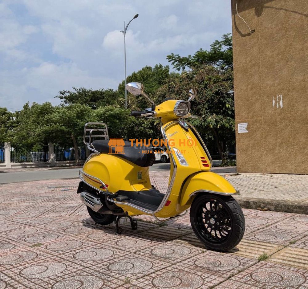 Vespa Sprint 125 đăng kí 2021 chạy ít