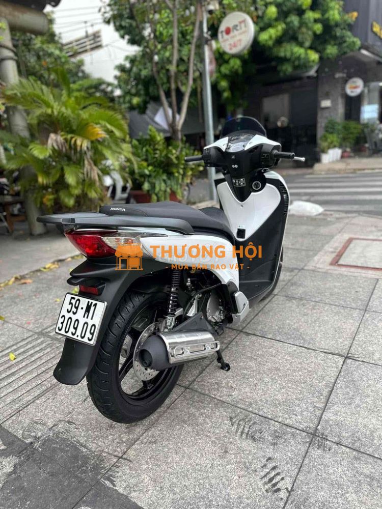 sh 150i nhập Ý sm110 đk 2013 trắng sporty zin 100%