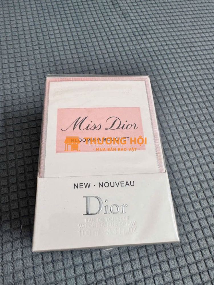 Em pass giá rẻ chai Dior hồng full seal ạ!