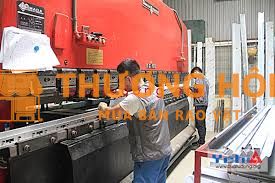 TUYỂN DỤNG CÔNG NHÂN VẬN HÀNH MÁY - DÁN TEM