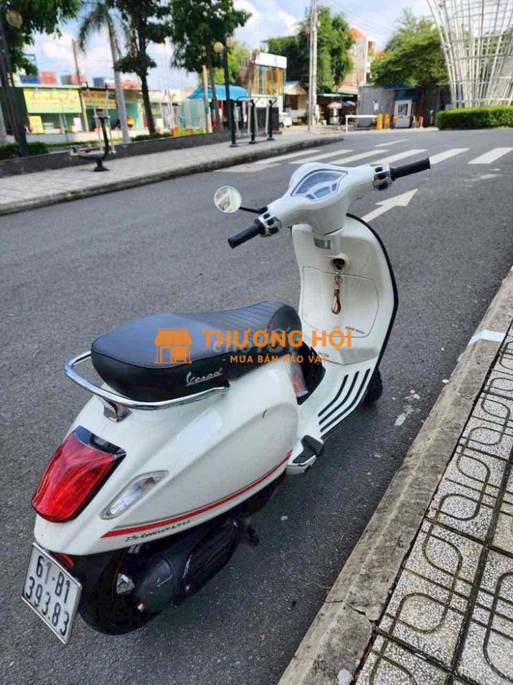Ket tiền cần Bán vespa