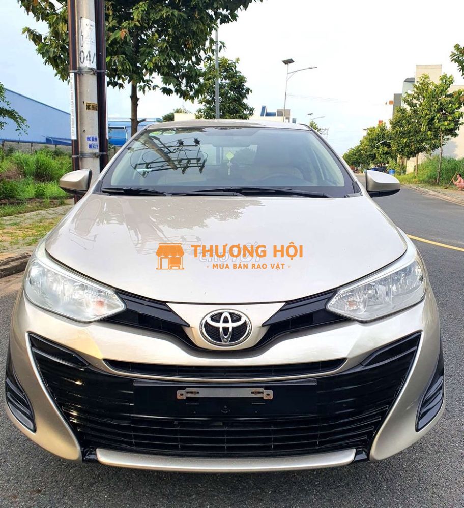 Toyota Vios E số sàn đời 2018 vàng cát mẫu mới