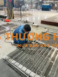 mở rộng cty cần tuyển thợ nhôm , thợ sắt, thợ phụ
