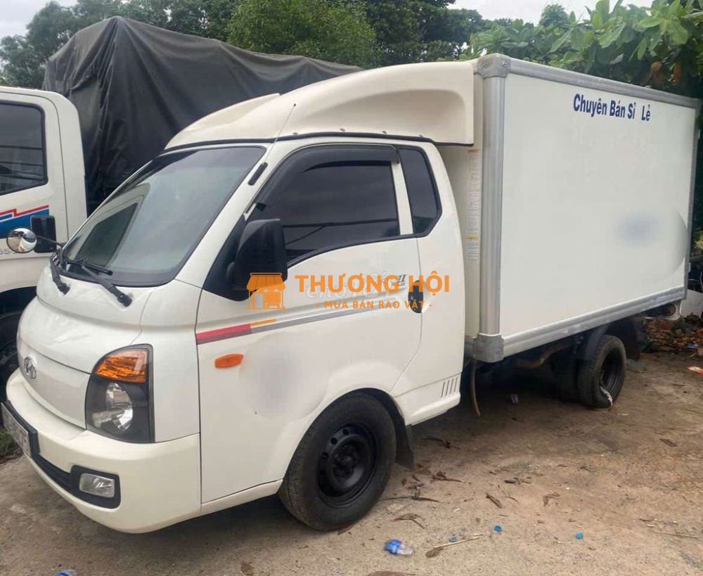BÁN xe Đông lạnh hyundai 1 tấn đời 2013 thùng 2m8