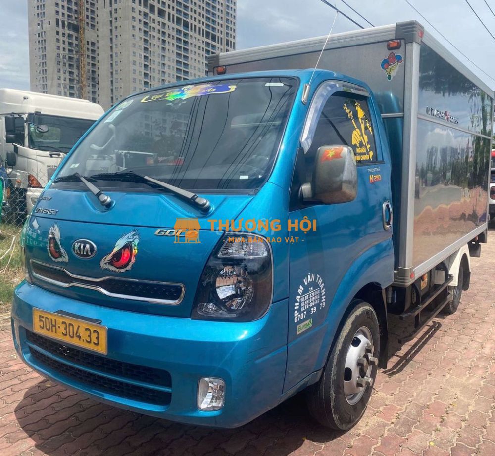 Bán gấp kia 2.4 tấn đời 2020 thùng kín 3m5