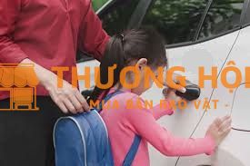 Tài xế Quận 2 đưa đón con đi học